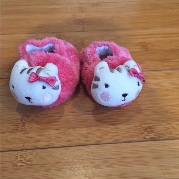 hello kitty baby slippers